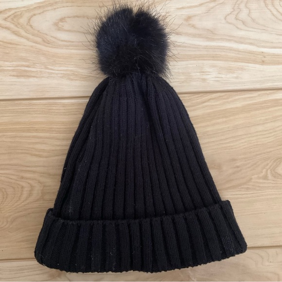 3/$20 sale H&M Ribbed beanie with pom 1-2Y - Picture 2 of 4